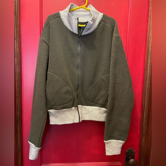 NWT Shore Seattle full zip Sherpa bomber - Picture 3 of 5